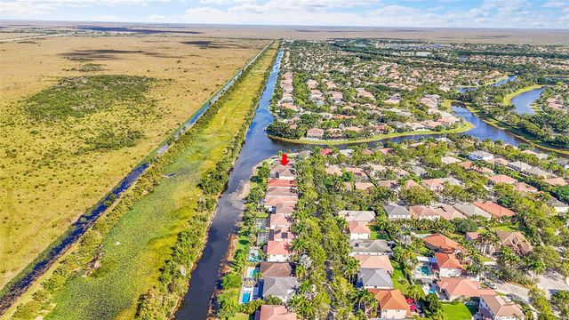 1020 Lavender Cir, Weston, FL 33327