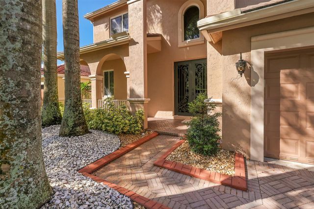 1020 Lavender Cir, Weston, FL 33327