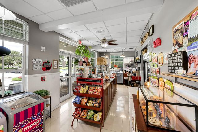 1020 Lavender Cir, Weston, FL 33327