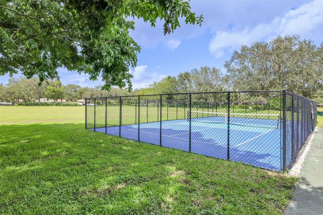 1020 Lavender Cir, Weston, FL 33327