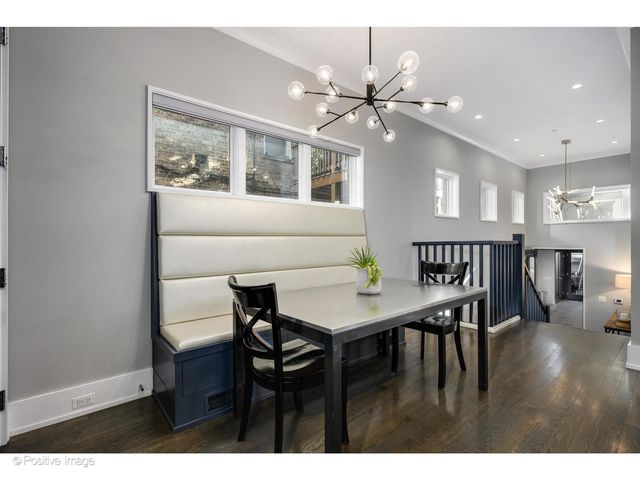 2107 W Bradley Place, Chicago, IL 60618