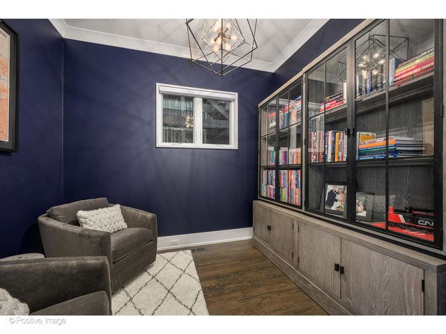 2107 W Bradley Place, Chicago, IL 60618