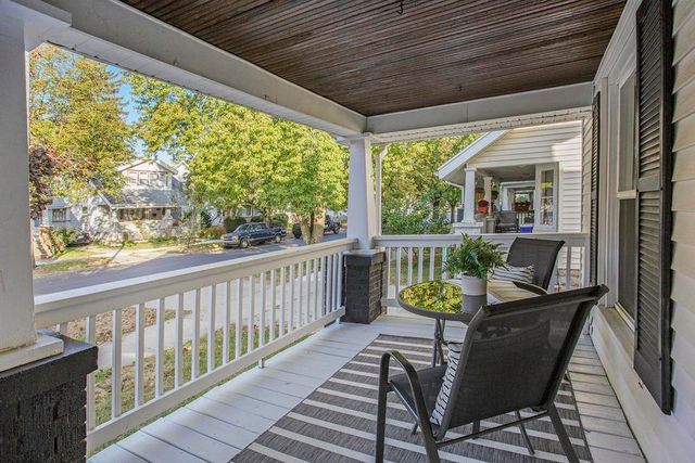 1128 Powers Avenue NW, Grand Rapids, MI 49504