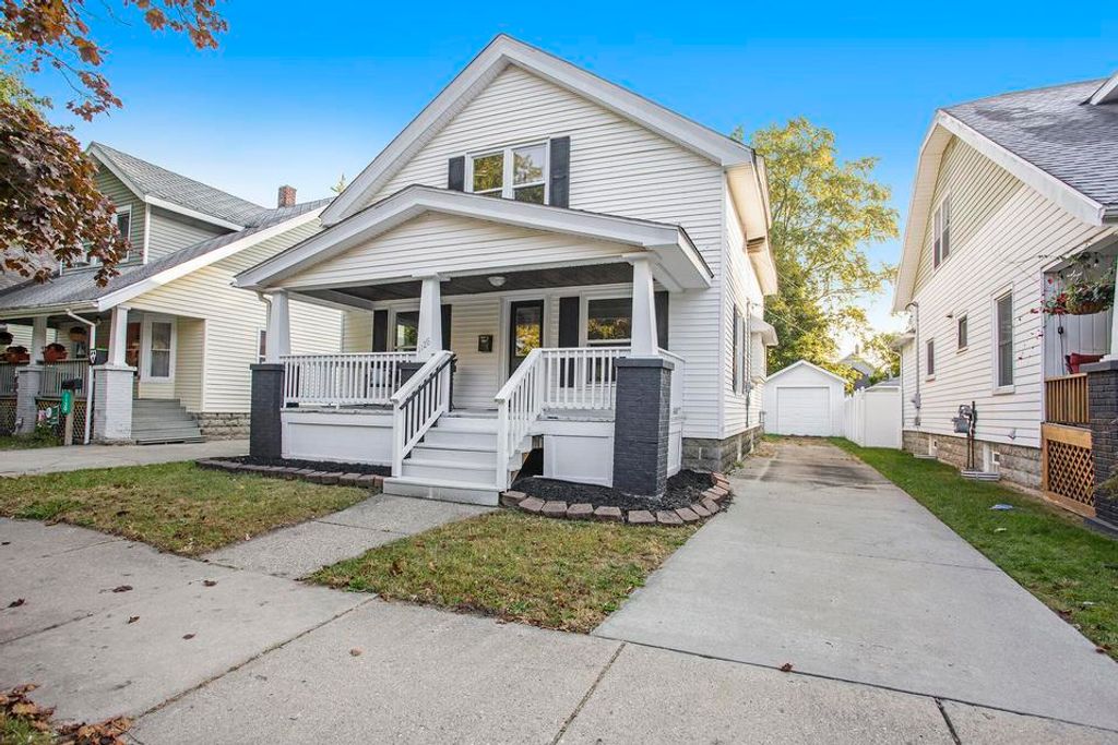1128 Powers Avenue NW, Grand Rapids, MI 49504