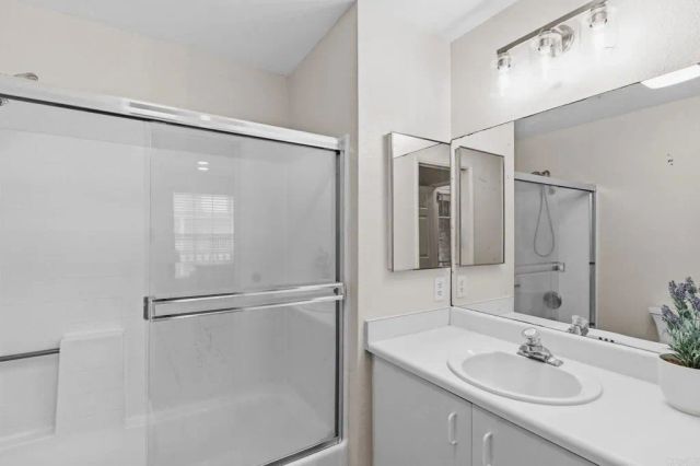 3961 Hortensia Street H10, San Diego, CA 92110