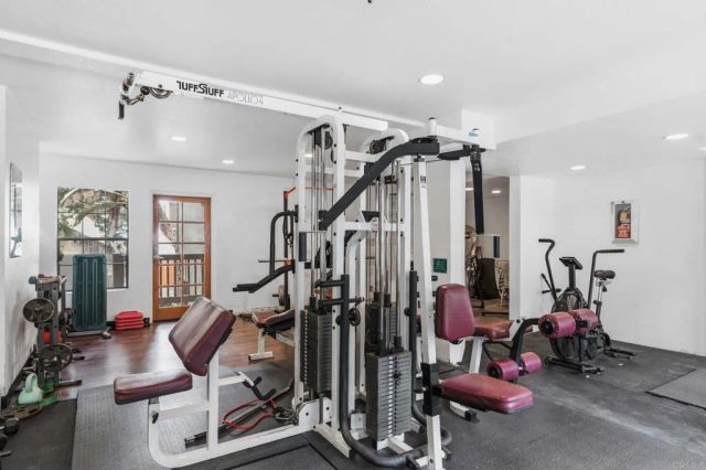 3961 Hortensia Street H10, San Diego, CA 92110