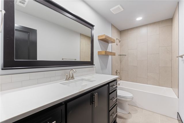 2612 Fairway Circle, Pea Ridge, AR 72751