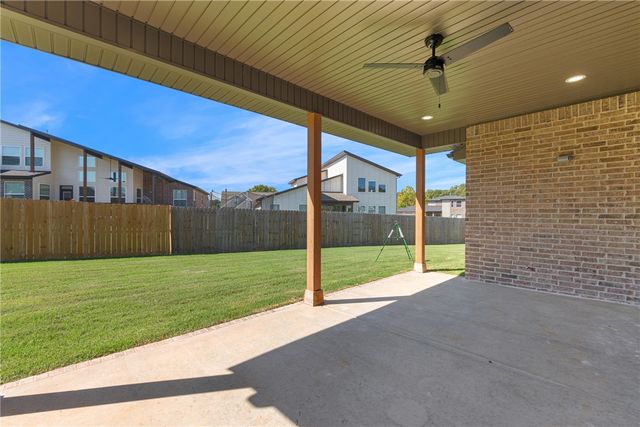 2612 Fairway Circle, Pea Ridge, AR 72751