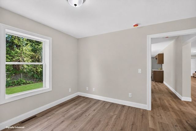 74 West St, Hatfield, MA 01088
