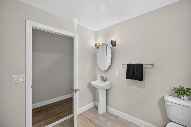 74 West St, Hatfield, MA 01088