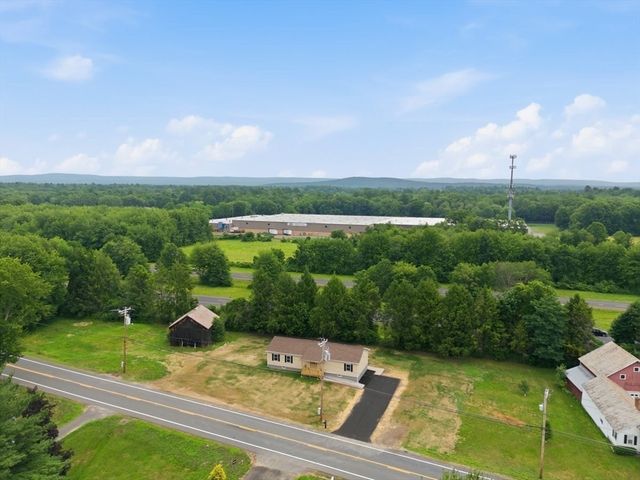 74 West St, Hatfield, MA 01088