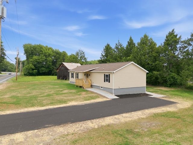 74 West St, Hatfield, MA 01088