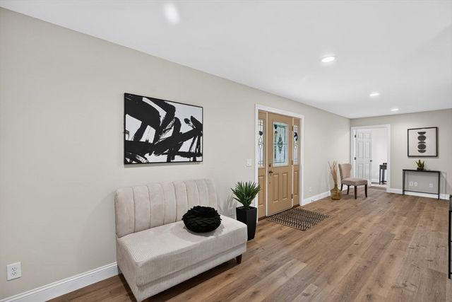 74 West St, Hatfield, MA 01088