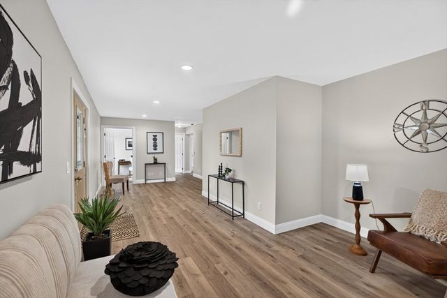 74 West St, Hatfield, MA 01088