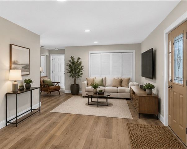 74 West St, Hatfield, MA 01088