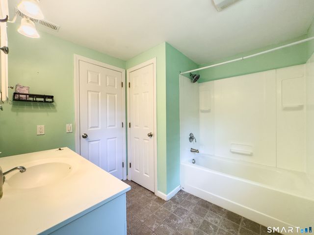 82 Sande Avenue, Waterbury, CT 06706