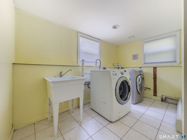 82 Sande Avenue, Waterbury, CT 06706