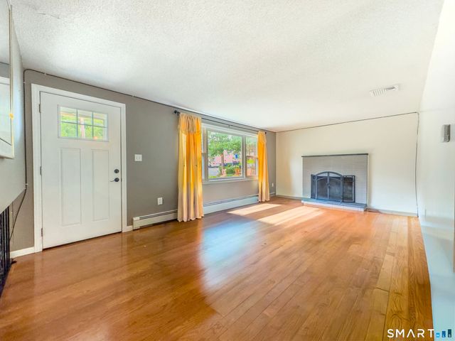 82 Sande Avenue, Waterbury, CT 06706