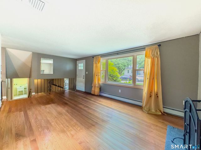 82 Sande Avenue, Waterbury, CT 06706