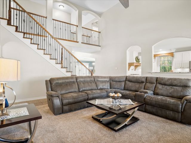 1616 Bassett Hound Drive, Fort Worth, TX 76052