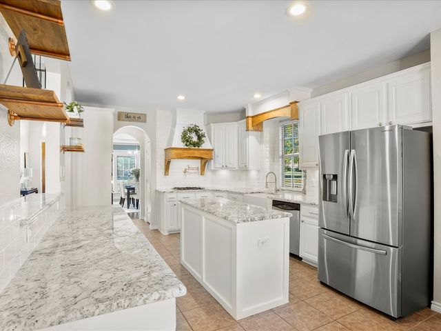 1616 Bassett Hound Drive, Fort Worth, TX 76052