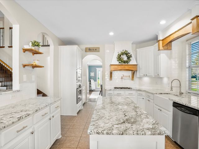 1616 Bassett Hound Drive, Fort Worth, TX 76052