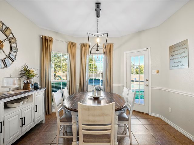 1616 Bassett Hound Drive, Fort Worth, TX 76052