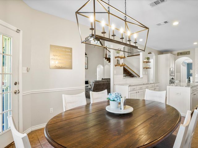 1616 Bassett Hound Drive, Fort Worth, TX 76052