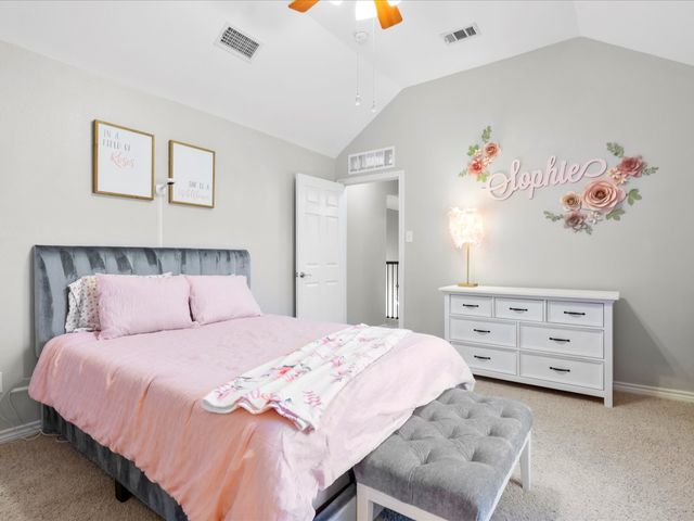 1616 Bassett Hound Drive, Fort Worth, TX 76052