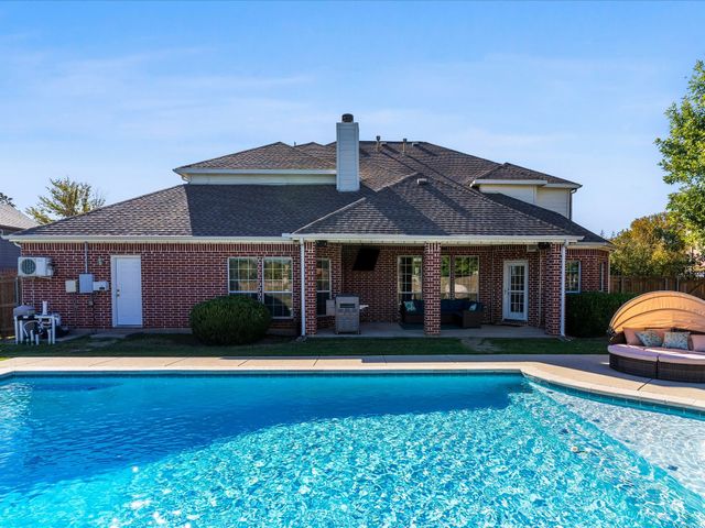 1616 Bassett Hound Drive, Fort Worth, TX 76052