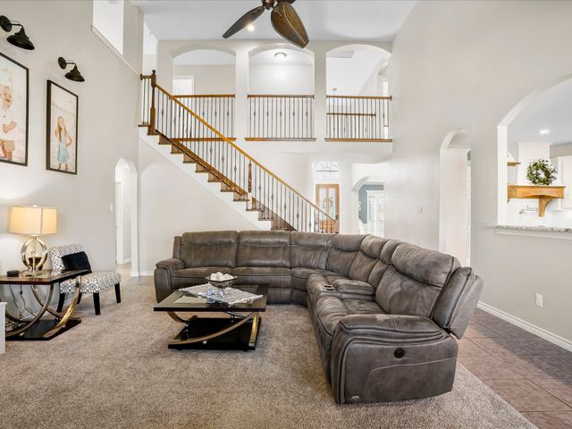 1616 Bassett Hound Drive, Fort Worth, TX 76052