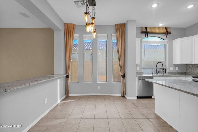 3810 E LATHAM Court, Gilbert, AZ 85297