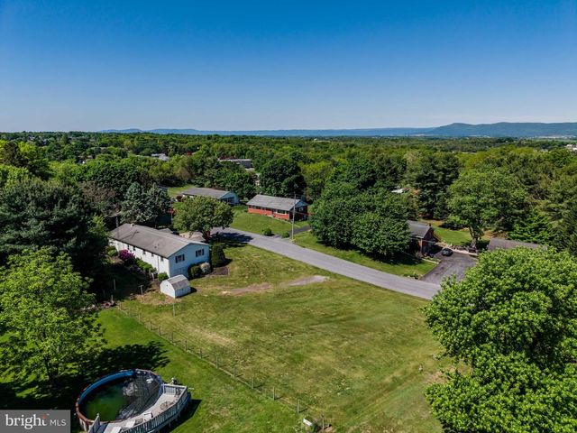 274 CHERRY LANE DRIVE, Chambersburg, PA 17202