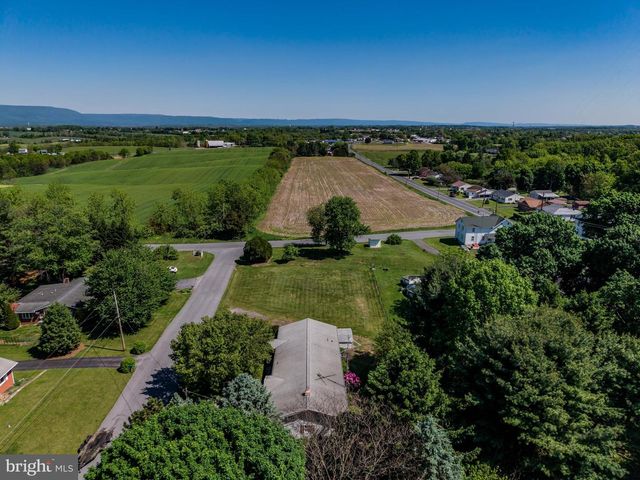 274 CHERRY LANE DRIVE, Chambersburg, PA 17202