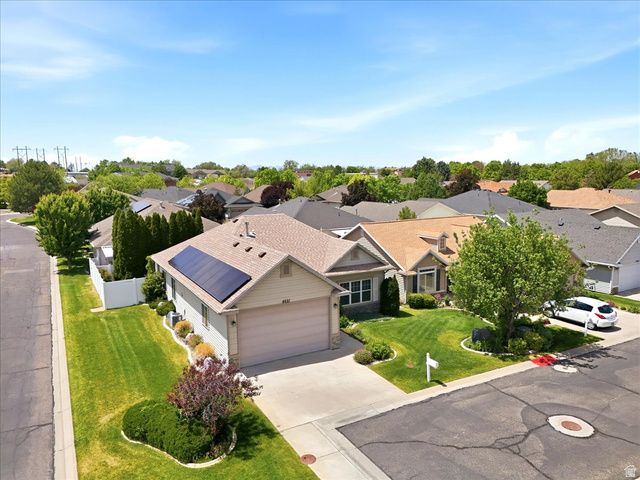 4621 S WEDGEWOOD DR, Roy, UT 84067