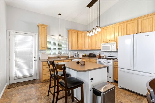 4621 S WEDGEWOOD DR, Roy, UT 84067