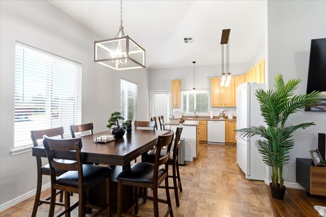 4621 S WEDGEWOOD DR, Roy, UT 84067