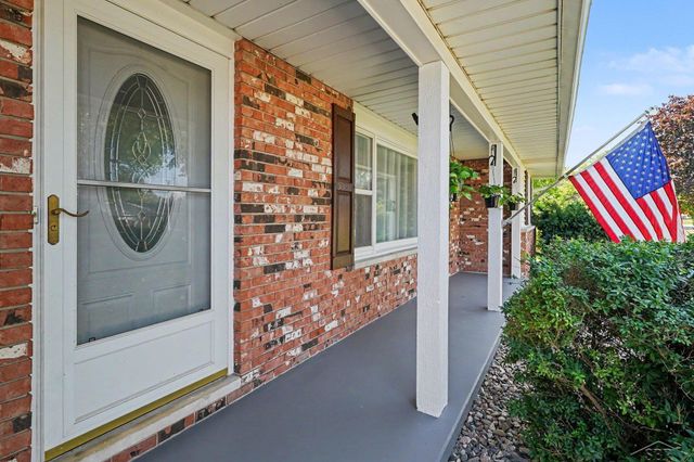 698 Plymouth Drive, Saginaw Twp, MI 48638