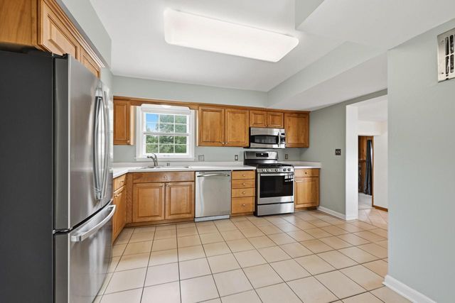 7620 W Drexel AVENUE, Franklin, WI 53132