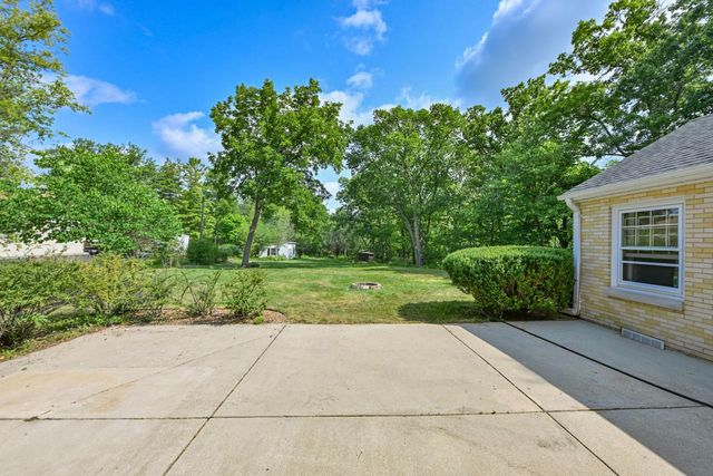 7620 W Drexel AVENUE, Franklin, WI 53132