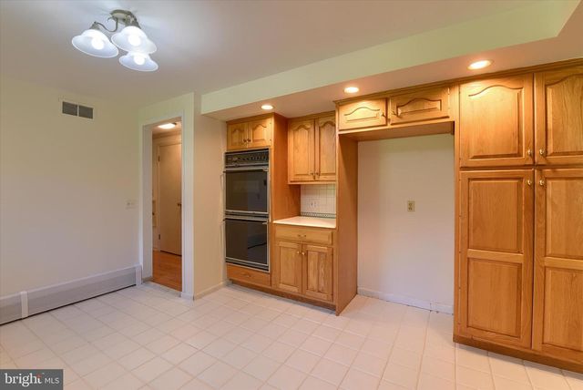 6100 DRIFTWOOD DR, Harrisburg, PA 17111