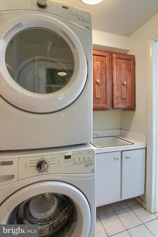 6100 DRIFTWOOD DR, Harrisburg, PA 17111