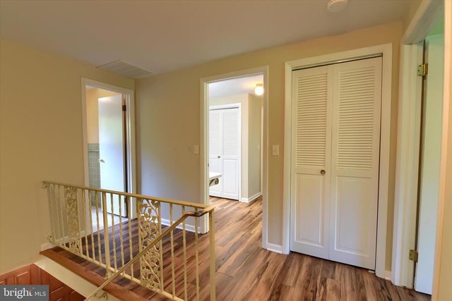 6100 DRIFTWOOD DR, Harrisburg, PA 17111