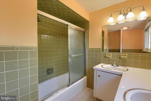 6100 DRIFTWOOD DR, Harrisburg, PA 17111
