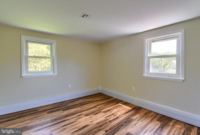 6100 DRIFTWOOD DR, Harrisburg, PA 17111