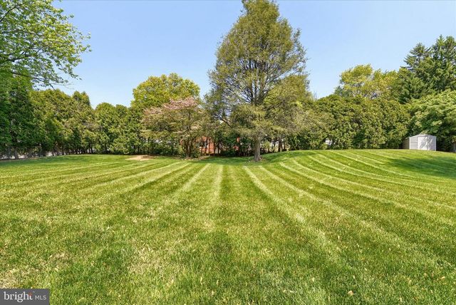 6100 DRIFTWOOD DR, Harrisburg, PA 17111
