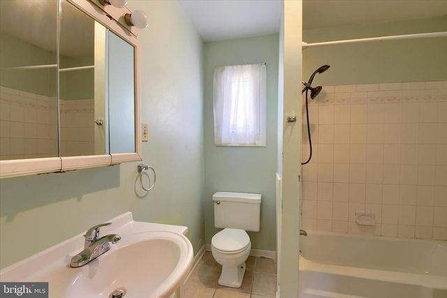 6100 DRIFTWOOD DR, Harrisburg, PA 17111