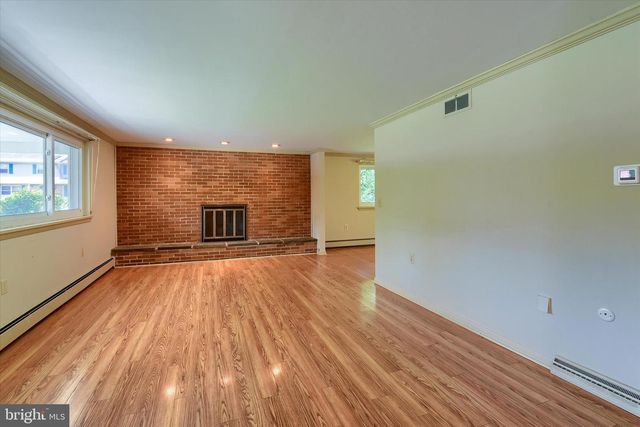 6100 DRIFTWOOD DR, Harrisburg, PA 17111