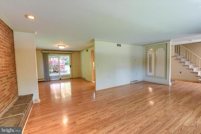 6100 DRIFTWOOD DR, Harrisburg, PA 17111