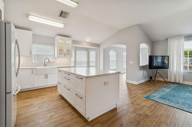 19427 MORDEN BLUSH DRIVE, Lutz, FL 33558